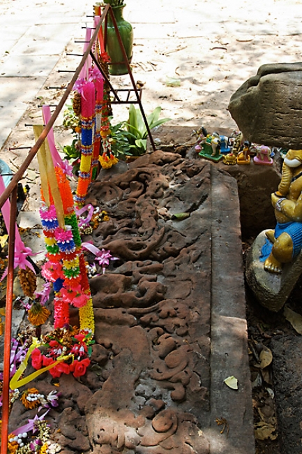 53-Ku Mueang Bua-011